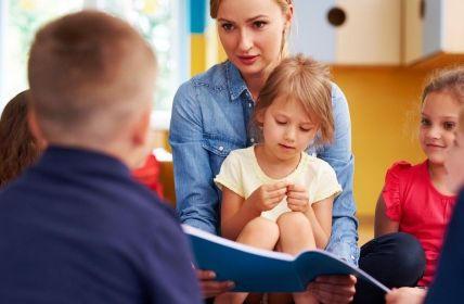83 Kindergärten und -tagesstätten erhalten Gütesiegel (Foto: AdobeStock - gpointstudio 278500155)
