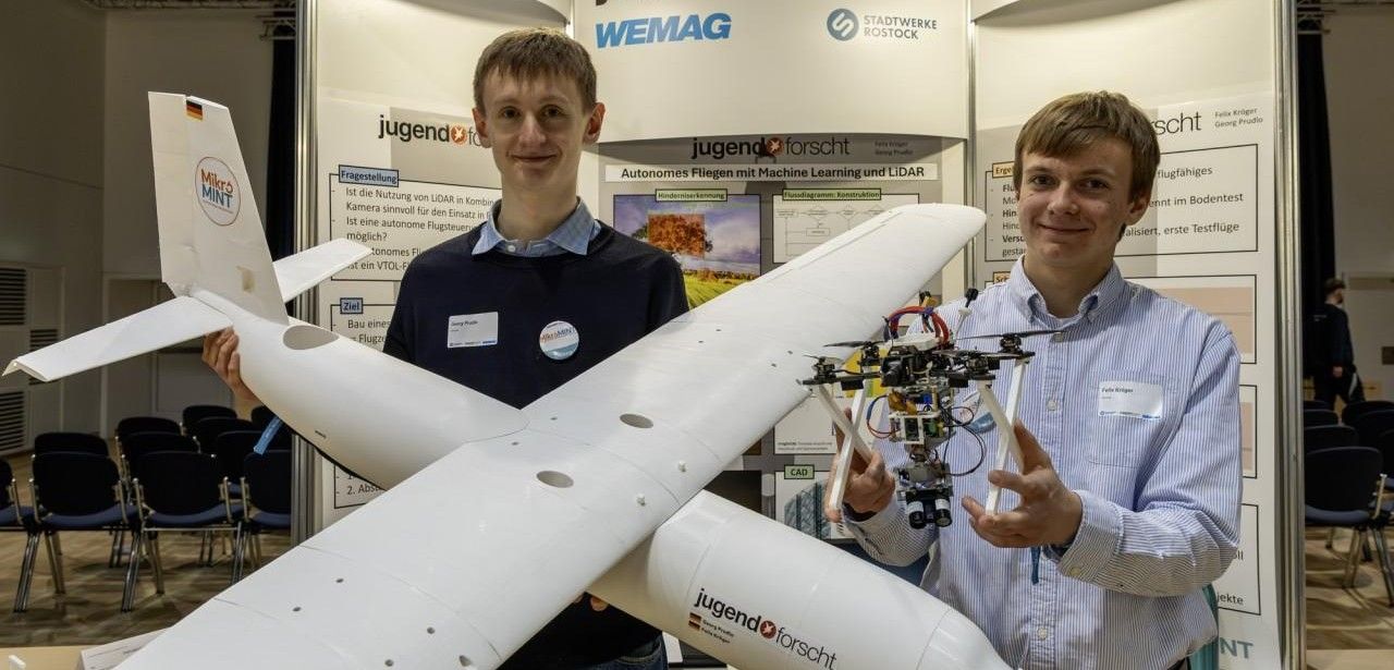 85 Nachwuchsforscher präsentieren 44 Projekte in sieben Fachgebieten (Foto: Stephan Rudolph-Kramer)