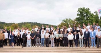 85 starten duales Studium und Ausbildung bei Friedhelm Loh (Foto: Friedhelm Loh Group)