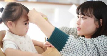 Haare schneiden bei Kindern: Tipps für DIY-Haarschnitte ( Foto: Adobe Stock-yamasan )