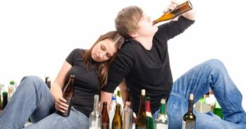 Die Jugend und ihr Trinkverhalten ( Foto: Adobe Stock - runzelkorn )