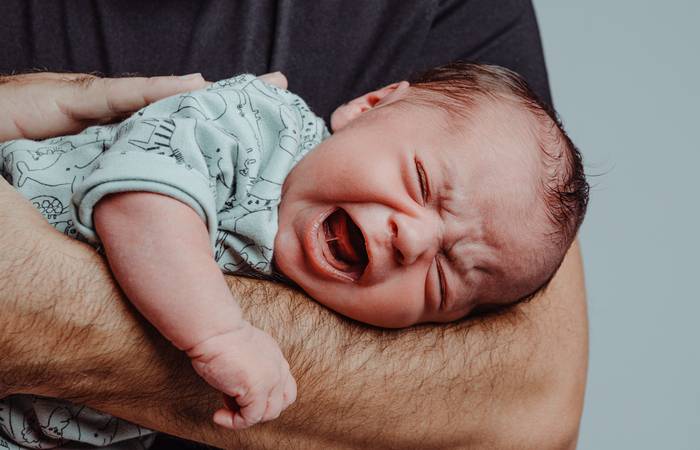 Auch Babys können schon Bauchschmerzen haben ( Foto: Adobe Stock-EvaHM) 