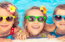 Sonnenschutz + Kinder: Die Studien, 5 Tipps für Drinnen & Draußen und die Checkliste für den Urlaub (Foto: Shutterstock-Sunny studio)