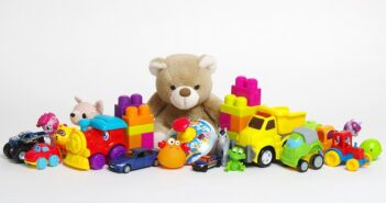Spielzeug aus Holz vs. Plastikspielzeug