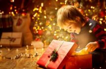 Weihnachtsgeschenke für Kinder: Große Überraschungen trotz weniger Geschenke? ( Foto: Shutterstock- Inara Prusakova )