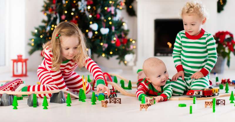 Es gibt Geschenkideen mit denen alle Kinder ihre Freude haben ( Foto: Shutterstock- FamVeld )