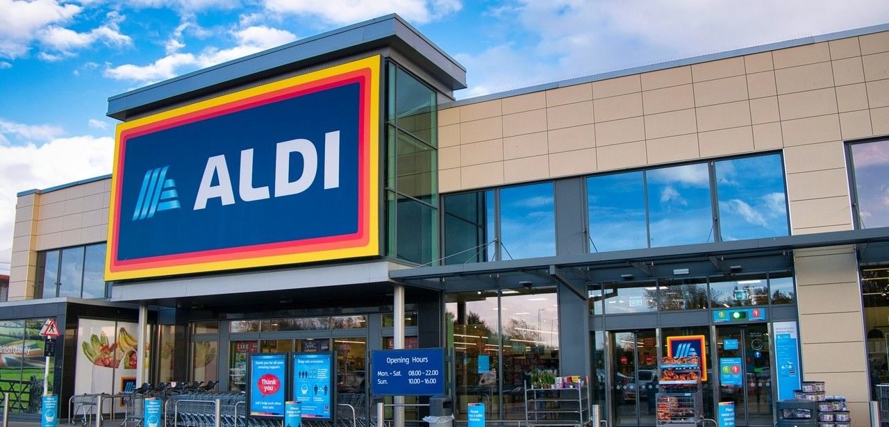 Aldi senkt Preise für Festtagsfavoriten um 20% (Foto: AdobeStock - Alan 521491888)