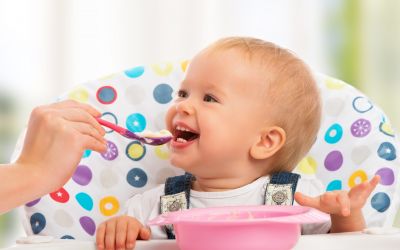 Nährstoffversorgung bei Babys und Kleinkindern - was ist zu beachten? (Foto: AdobeStock - JenkoAtaman 57146349)