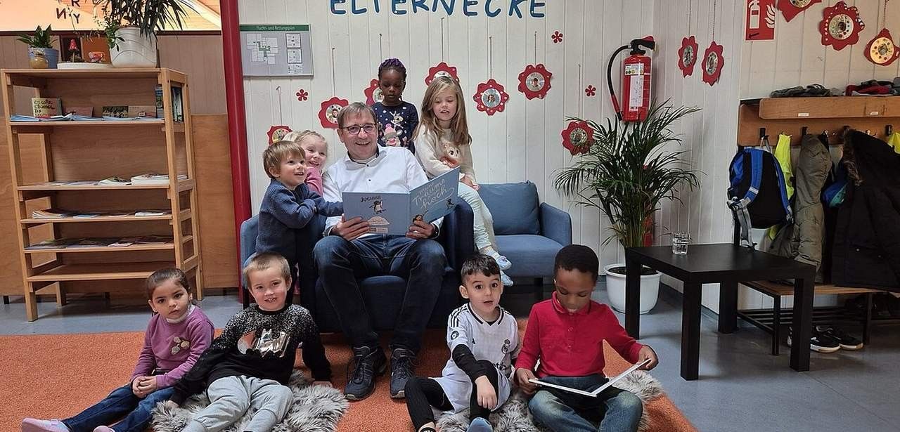Bundesweiter Vorlesetag: AOK Bodensee-Oberschwaben fördert Lesefreude in regionalen (Foto: Kindergarten Löwenzahn, Leutkirch)