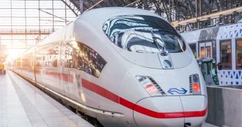 Deutschland muss bei Hochgeschwindigkeitsnetz aufholen (Foto: AdobeStock - aapsky 483133323)