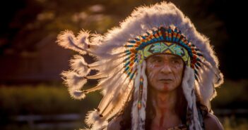 Helau und Alaaf! Warum Fasching für Kinder das größte Abenteuer des Jahres ist (Foto: AdobeStock - Chinnachote - 489344602)