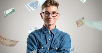 Landesregierung fördert zehn Projekte gegen Jugendüberschuldung mit 760.000 (Foto: AdobeStock - lassedesignen - 165896180)