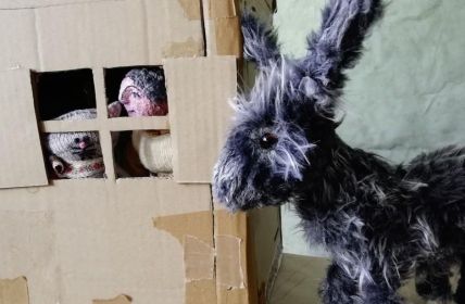 Puppenspielerin Warmuth zeigt "Armer Esel Alf" Sonntagmorgen im (Foto: Heidrun Warmuth)