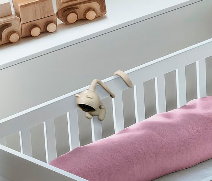 Smarte &Uuml;berwachungskamera im Teddy-Design (Foto: Hama GmbH & Co KG)