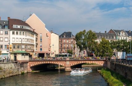 Vogelsbergkreis bietet 14 bis 27-Jährige spannende EU-Bildungsreise nach (Foto: AdobeStock - Leonid Andronov - 44662479.jpeg)